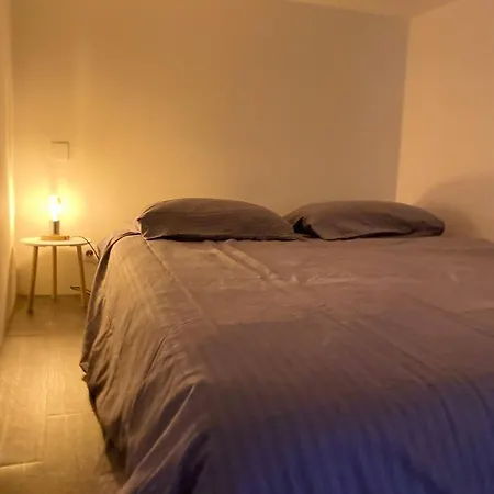 Le Descartes: Cosy In The Centre *